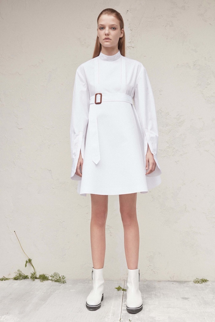 Calvin Klein Resort 2017: A-line long sleeve white dress with belt