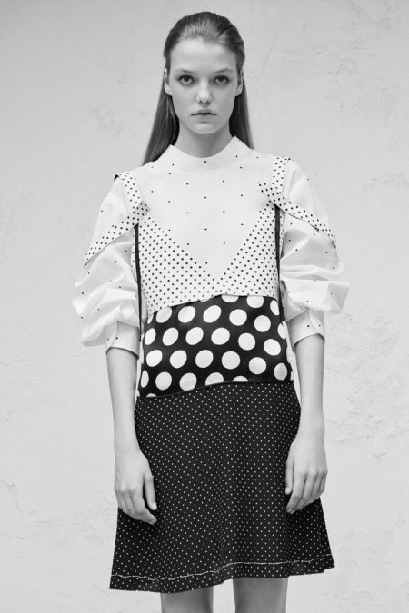 Calvin Klein Keeps It Light for Resort 2017
