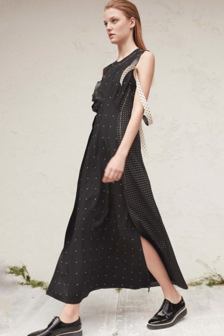 Calvin Klein Keeps It Light for Resort 2017