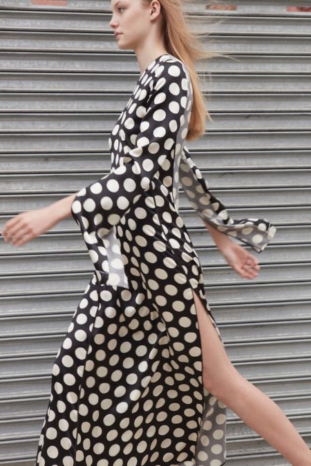 Calvin Klein Keeps It Light for Resort 2017