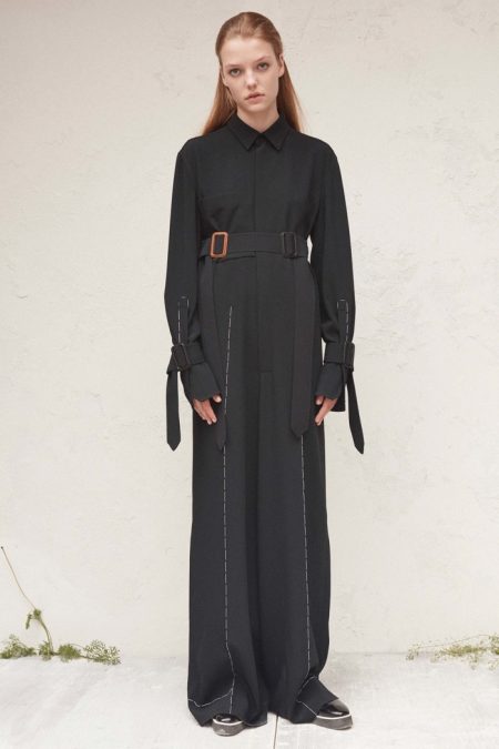 Calvin Klein Keeps It Light for Resort 2017