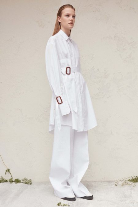 Calvin Klein Keeps It Light for Resort 2017