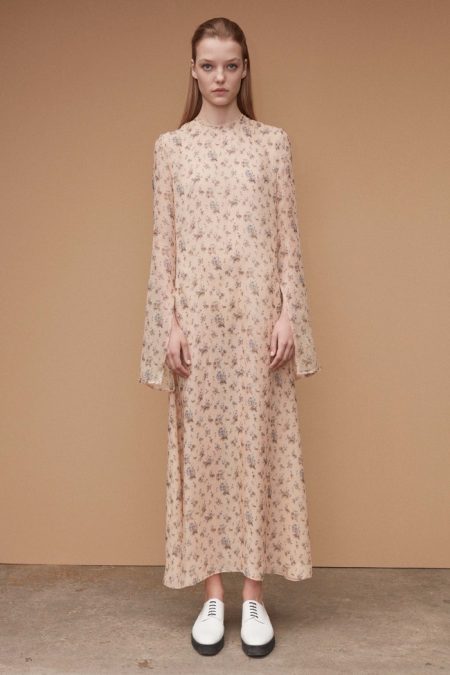 Calvin Klein Keeps It Light for Resort 2017