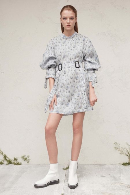 Calvin Klein Keeps It Light for Resort 2017