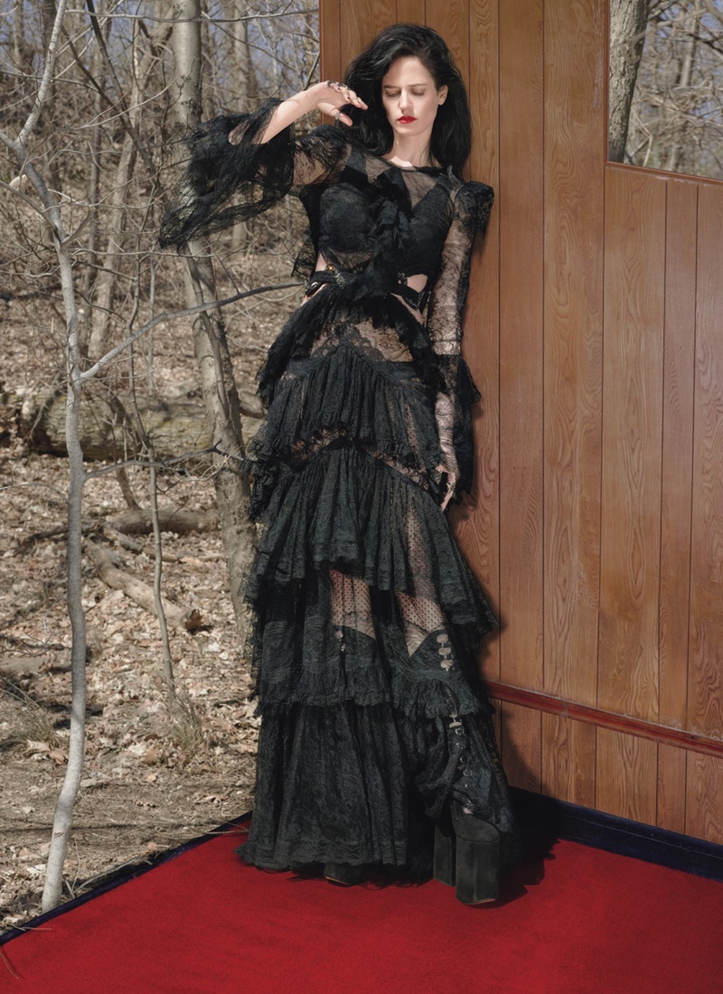 The evening gown of Angelique Bouchard (Eva Green) in Dark Shadows | Spotern