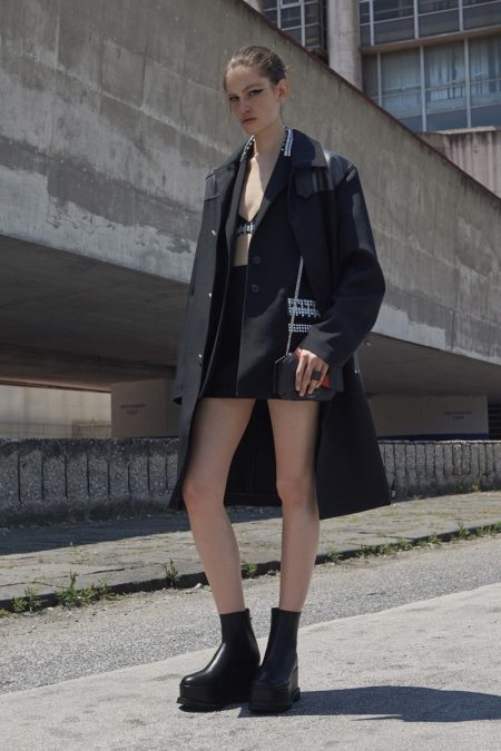 Givenchy's Resort 2017 Line Heads to Naples