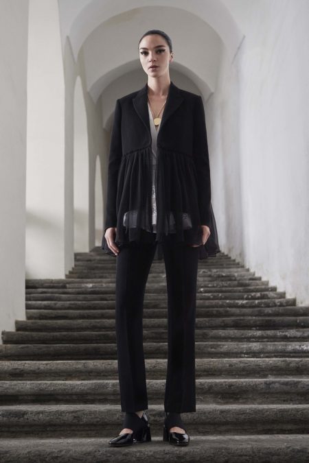 Givenchy's Resort 2017 Line Heads to Naples
