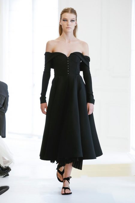 Dior Goes Relaxed for Fall 2016 Haute Couture