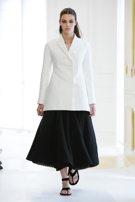 Dior Goes Relaxed for Fall 2016 Haute Couture