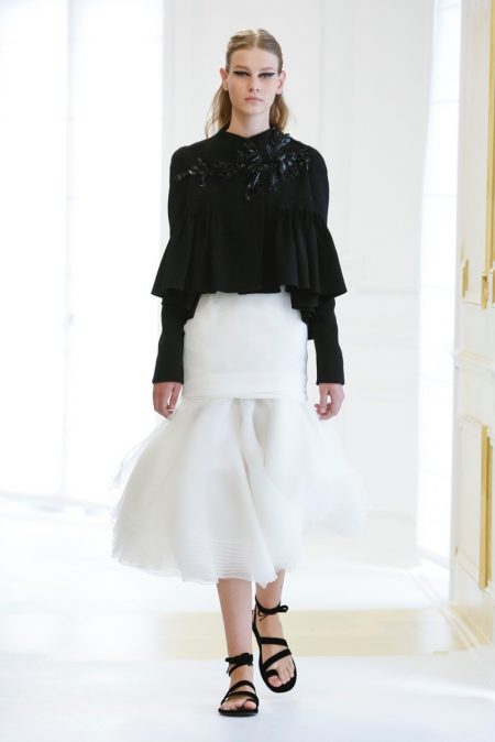 Dior Goes Relaxed for Fall 2016 Haute Couture