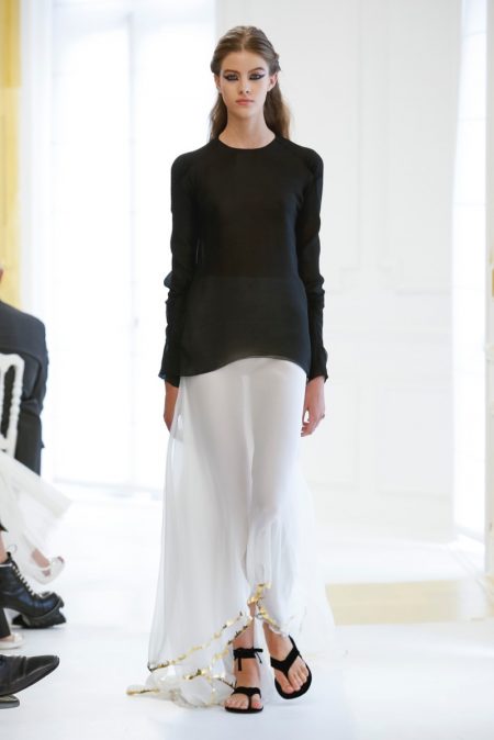 Dior Goes Relaxed for Fall 2016 Haute Couture