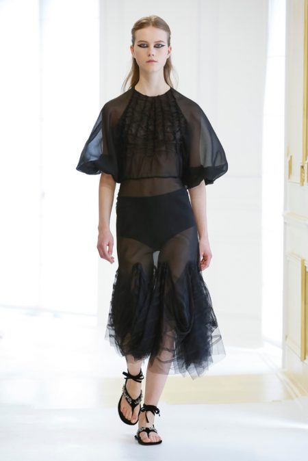 Dior Goes Relaxed for Fall 2016 Haute Couture