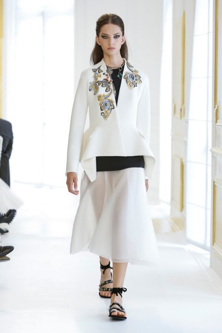 Dior Goes Relaxed for Fall 2016 Haute Couture