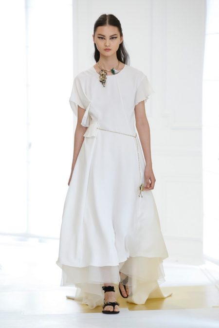 Dior Goes Relaxed for Fall 2016 Haute Couture