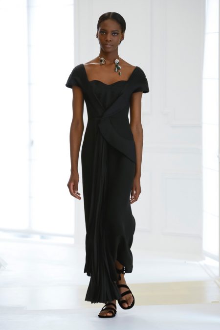 Dior Goes Relaxed for Fall 2016 Haute Couture