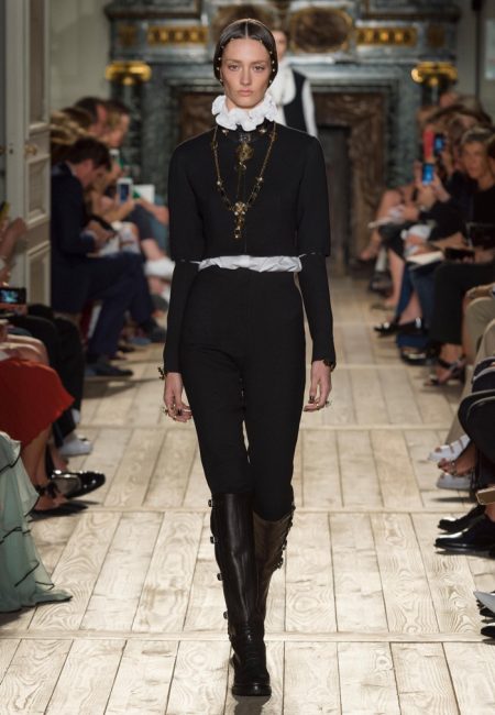 Valentino Goes Shakespearean for Fall Haute Couture