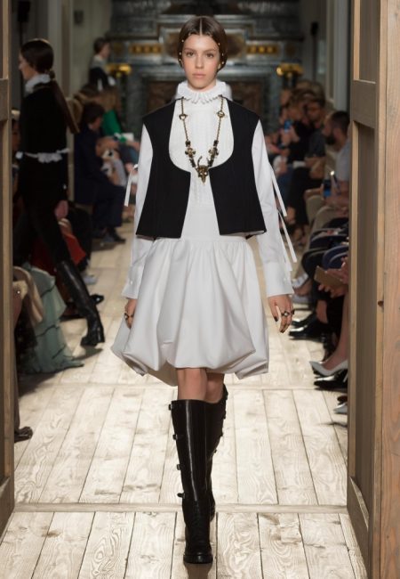Valentino Goes Shakespearean for Fall Haute Couture