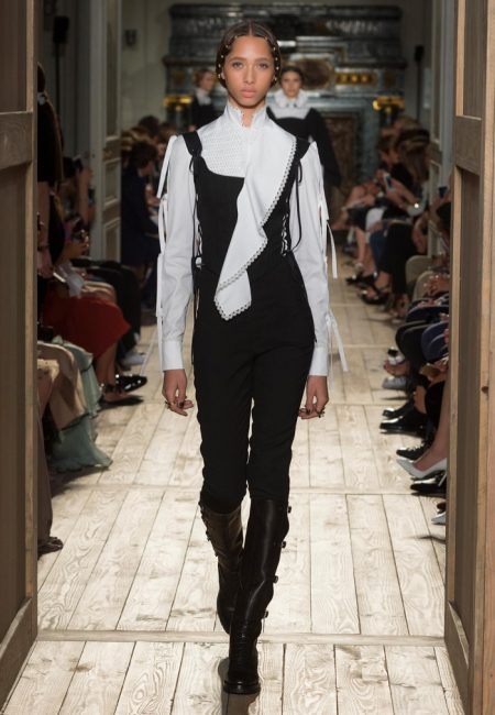 Valentino Goes Shakespearean for Fall Haute Couture