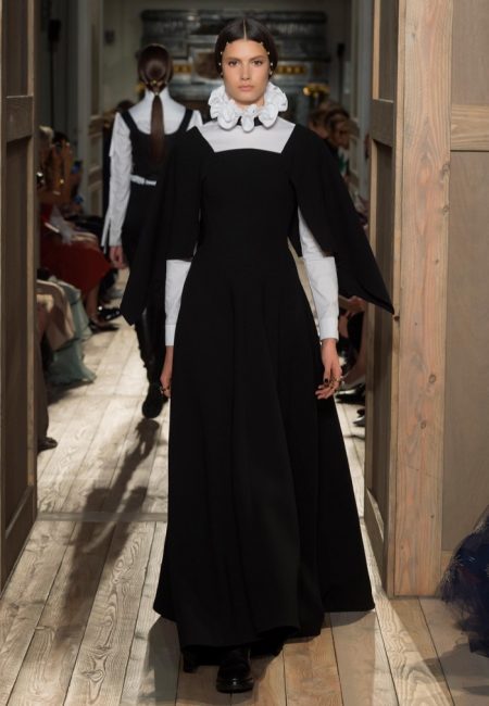 Valentino Goes Shakespearean for Fall Haute Couture