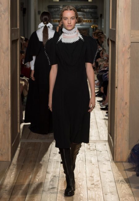 Valentino Goes Shakespearean for Fall Haute Couture