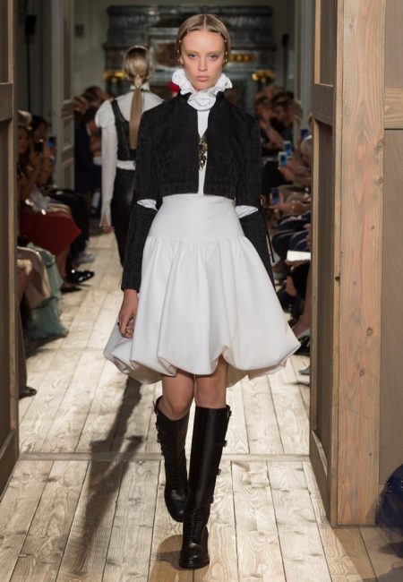 Valentino Goes Shakespearean for Fall Haute Couture