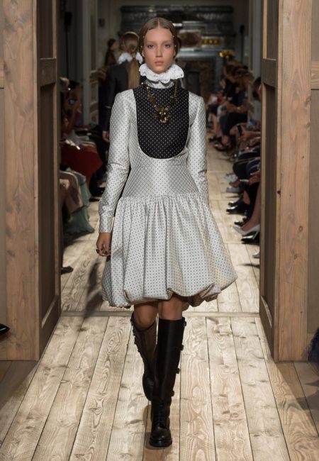 Valentino Goes Shakespearean for Fall Haute Couture
