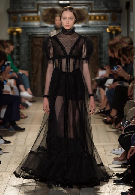 Valentino Goes Shakespearean for Fall Haute Couture
