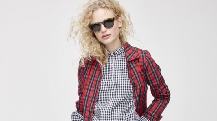 Modern 90’s: How to Wear the Plaid Trend This Season