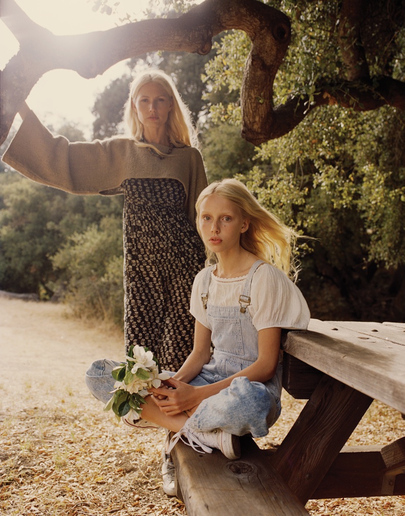 Mother and daughter Kirsty and Violet Hume pose for Mailbu Magazine