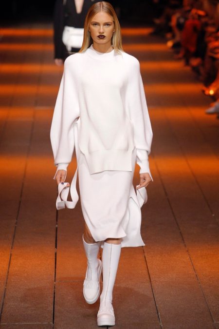 DKNY Looks to the Future for Spring 2017