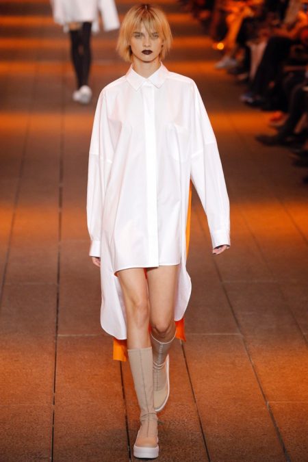 DKNY Looks to the Future for Spring 2017
