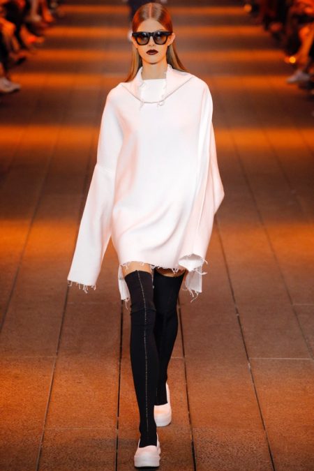 DKNY Looks to the Future for Spring 2017