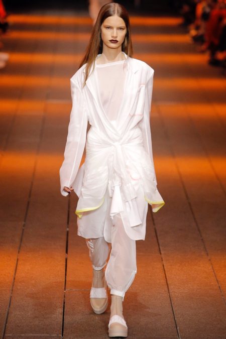 DKNY Looks to the Future for Spring 2017