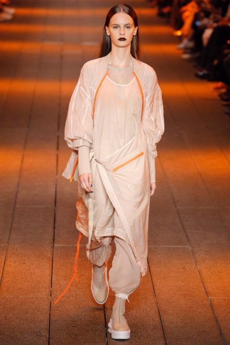 DKNY Looks to the Future for Spring 2017