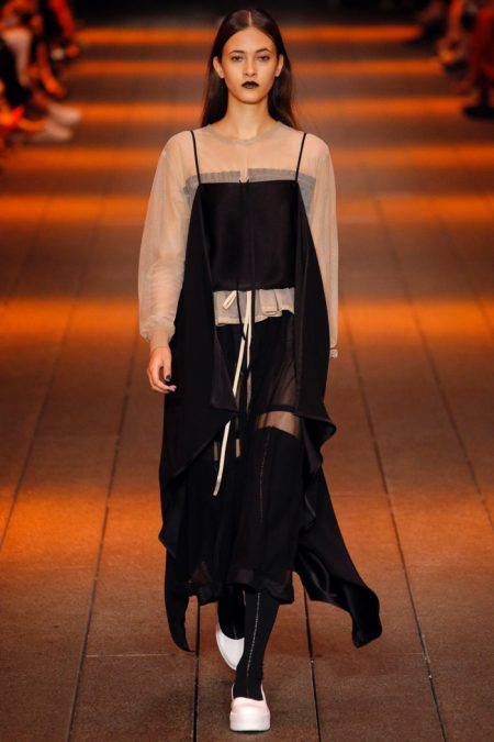 DKNY Looks to the Future for Spring 2017