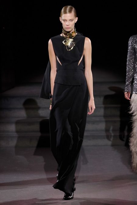 Tom Ford Showcases 70's Glam for Fall Runway Show