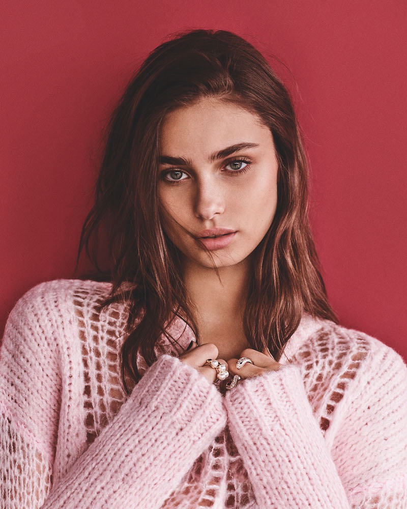 Getting cozy, Taylor Hill wears pink sweater look