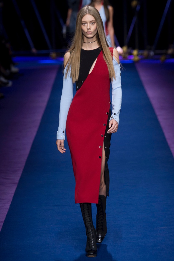 Versace Spring 2017: Ondria Hardin walks the runway in long sleeve colorblock dress with cutout details