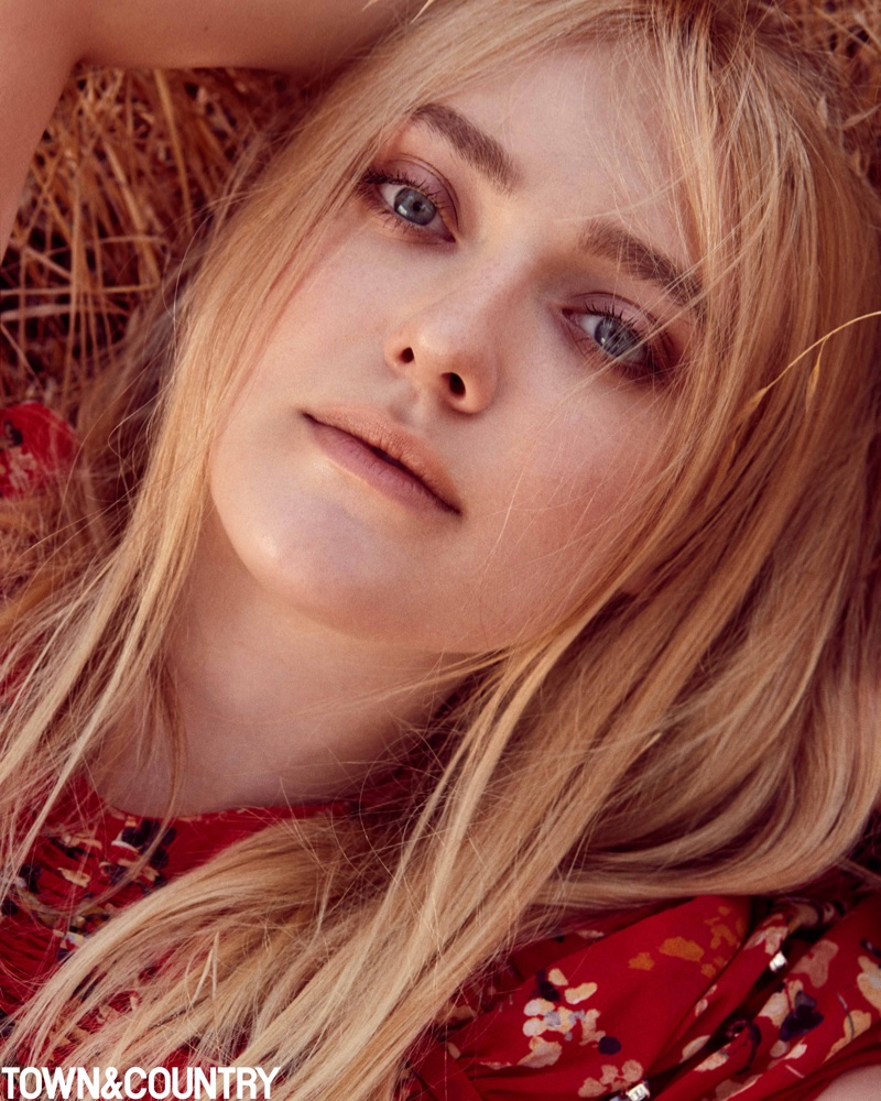 Dakota Fanning gets her closeup in Dior dress