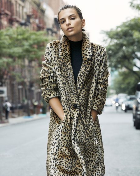 Emily Ratajkowski Looks Beyond Stylish in Express' New Arrivals Emily Ratajkowski Looks Beyond Stylish in Express' New Arrivals