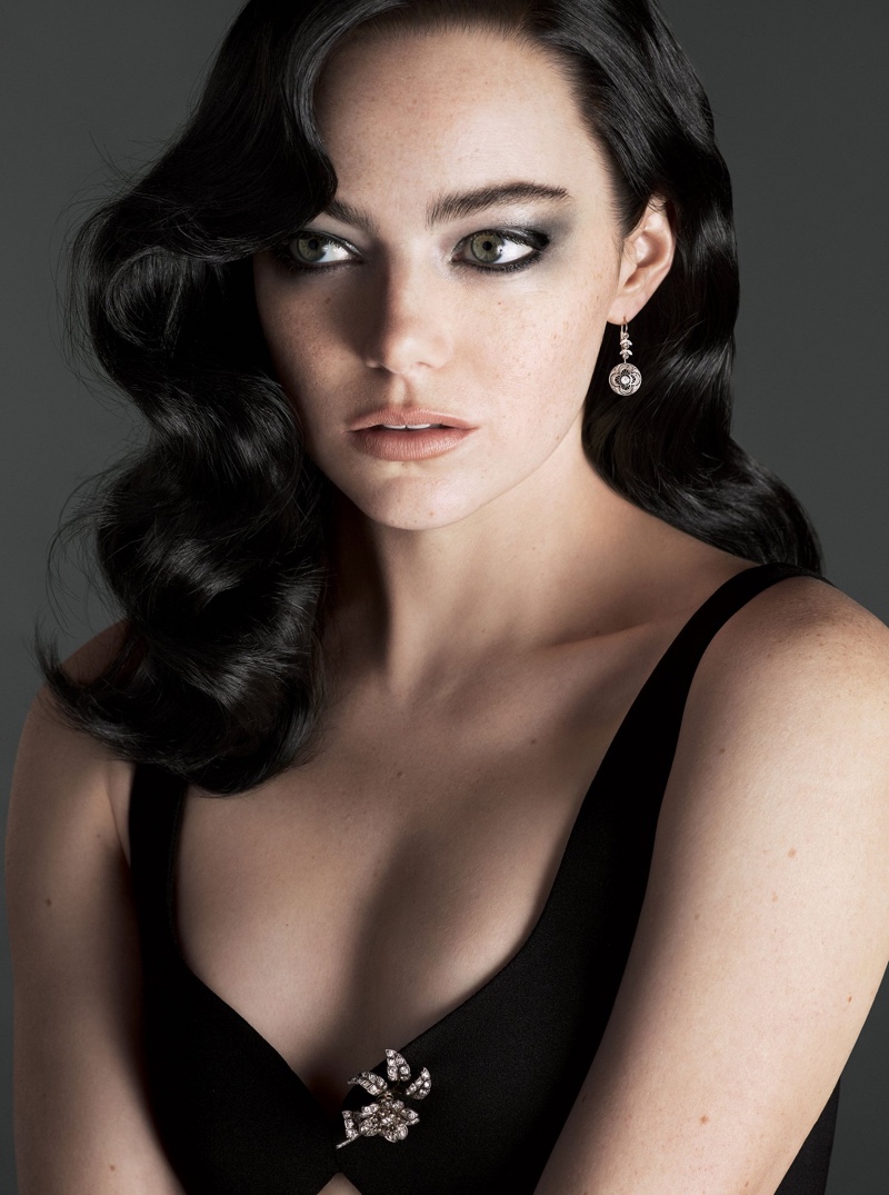 Actress Emma Stone serves brunette bombshell with her hair in retro waves