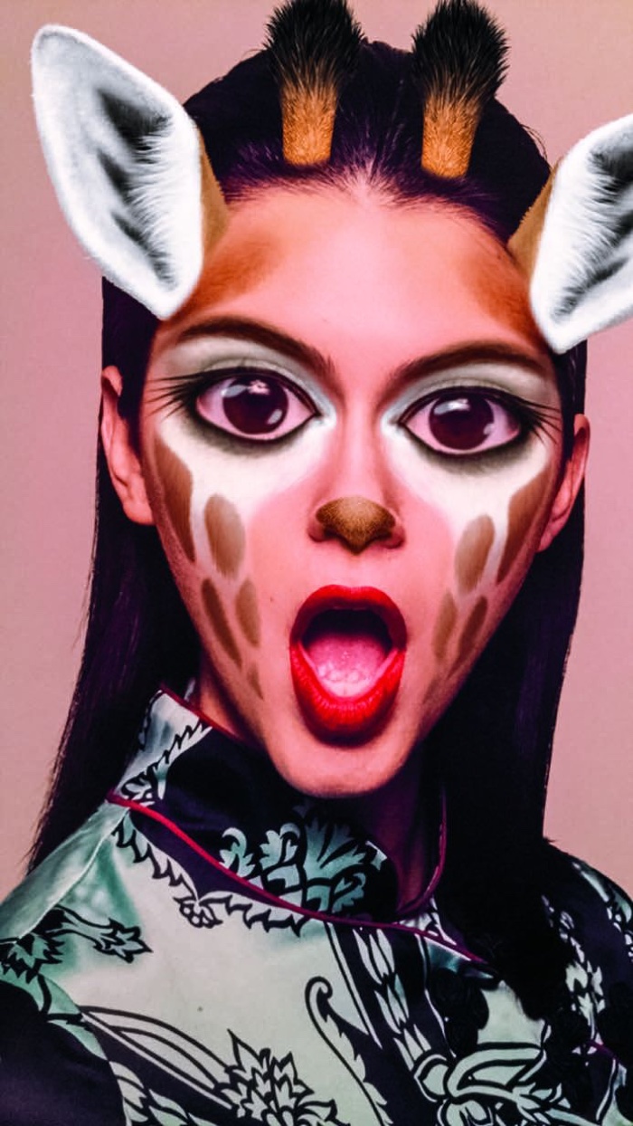 Kendall Jenner transforms into a giraffe