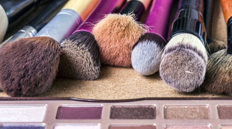 5 Signs That You Need to Change Your Makeup Brush