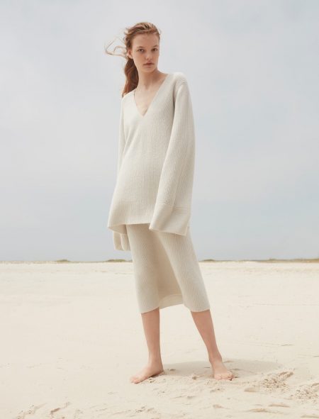Roos Abels Heads to the Beach in Calvin Klein's Cashmere Collection ...