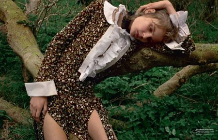 Alexandra Elizabeth & Julia Banas Model Gorgeous Dresses for Vogue China