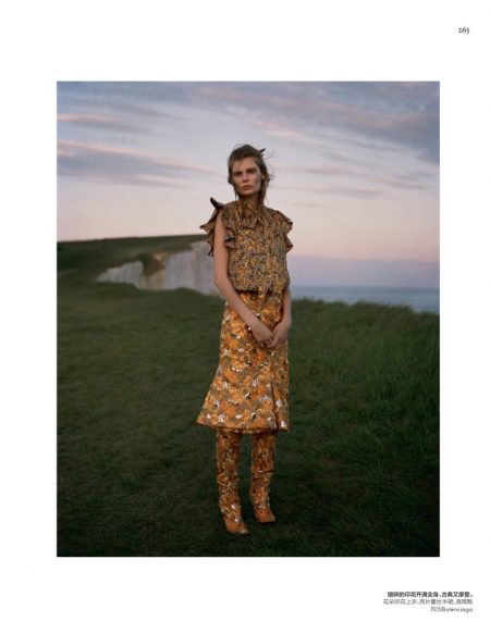 Alexandra Elizabeth & Julia Banas Model Gorgeous Dresses for Vogue China