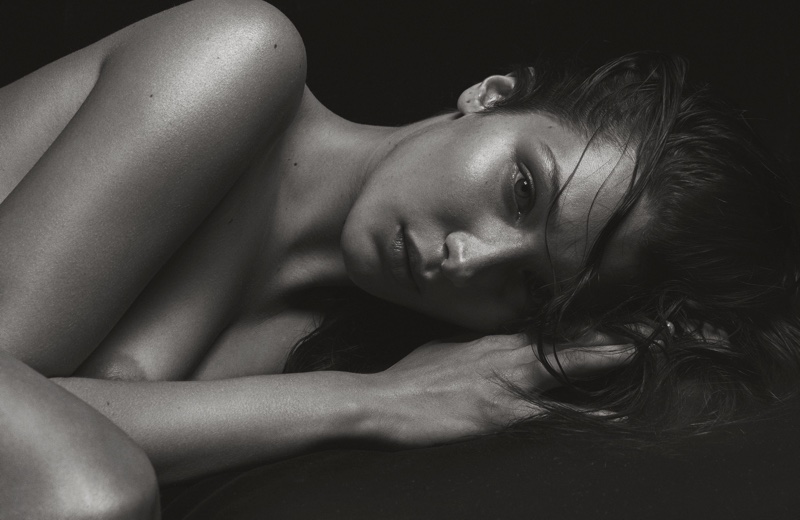 Model Bella Hadid turns up the heat in a topless shot