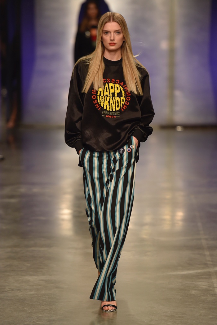 Graphic sweatshirt and striped trousers from Topshop Unique’s fall-winter 2017 collection