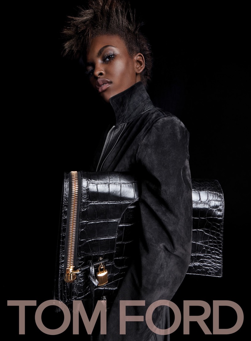 Tom Ford spotlights oversized bag in spring 2017 campaign