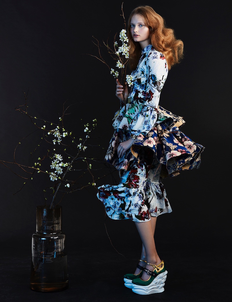 Embracing ruffles, Valou Weemering models floral print dress